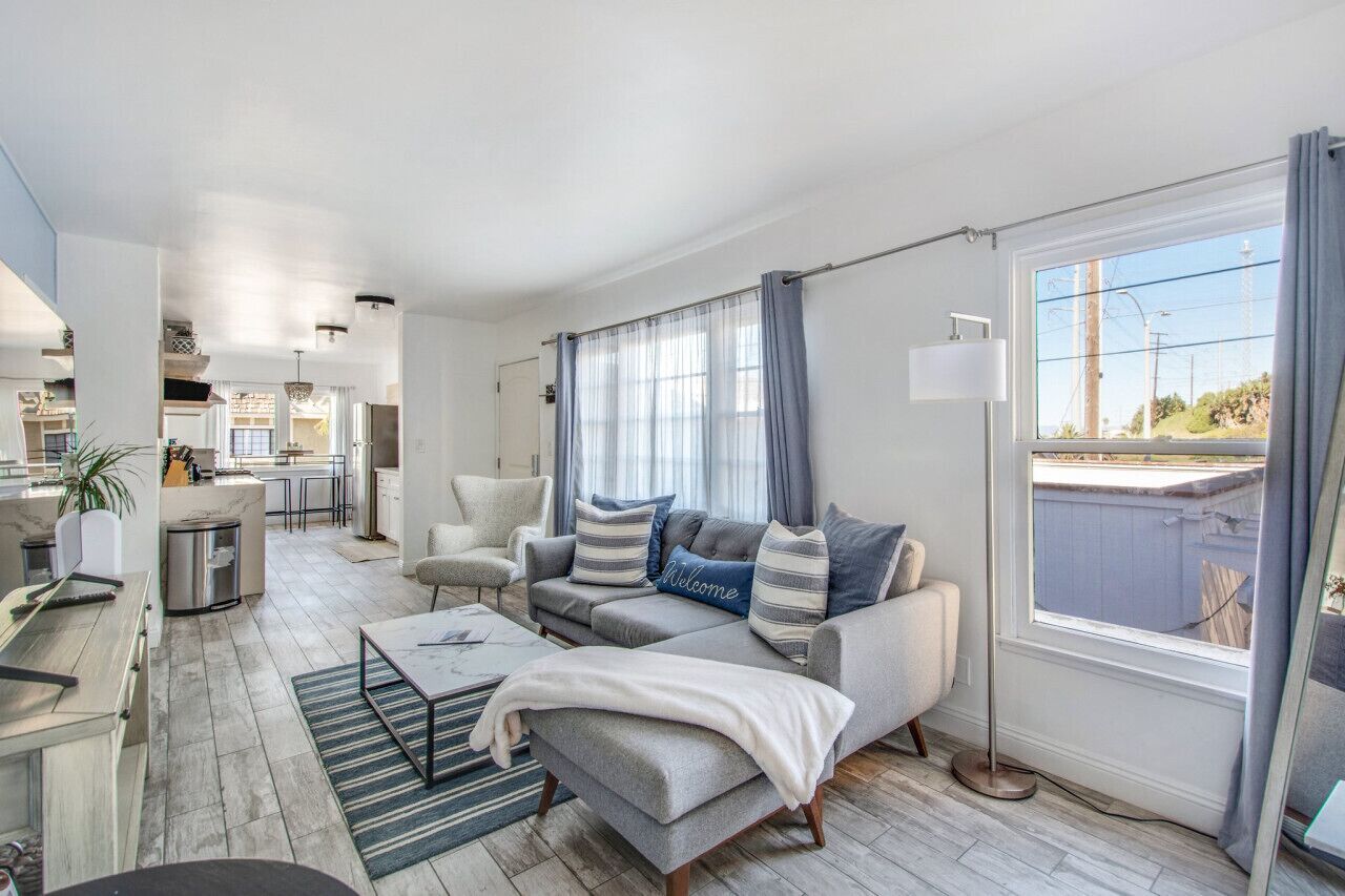 Una Smart TV, una pantalla de ordenador