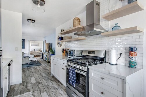 New | Clean | Steps To The Beach | Ocean Breeze!