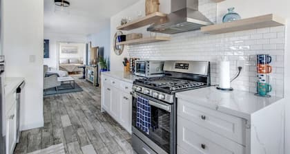 New | Clean | Steps To The Beach | Ocean Breeze!