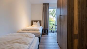 Căn hộ | 2 phòng ngủ, trang bị nội thất với thiết kế riêng biệt, bộ trải giường