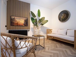 Apartment | Living area - Apartment on the Sneekermeer (Offingawier)