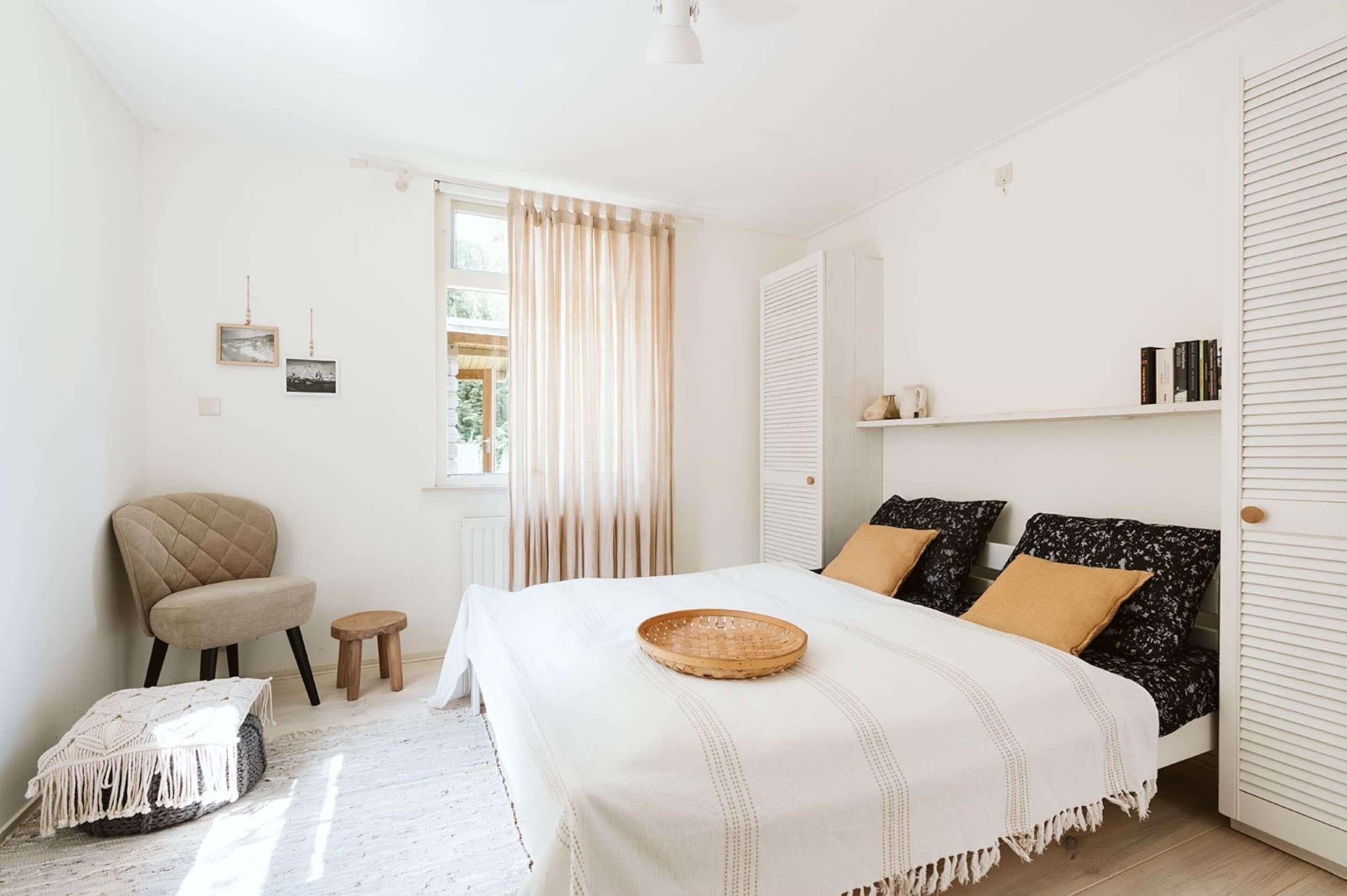 3 bedrooms, individually furnished