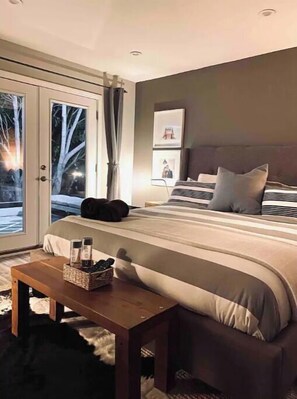 4 bedrooms, desk, WiFi