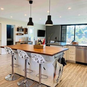 Dining - LUXURY Designer Home w/ INCREDIBLE VIEWS biz ready (San Diego)
