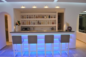 Bar (on property) - Domna Petinaros (Mykonos)