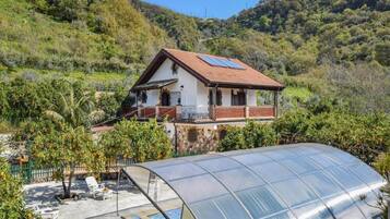 House | Bahagian luar