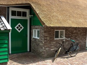 House | Exterior - Farmhouse in Staphorst With Sauna (Rouveen)