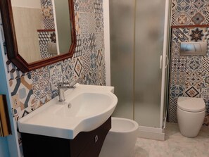House | Bathroom - Cozy Etna Apartment With Pool (Santa Venerina)
