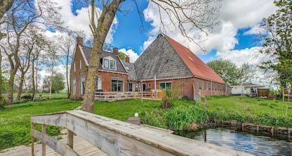 B&B Farm Grutsk in Suwald With Private Harbour