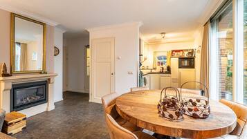 House | Dining