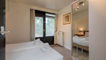 Apartment | 2 bedrooms, individually furnished, bed sheets