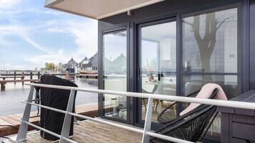 Mobile Home | Balcony