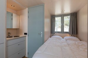1 bedroom, individually furnished, bed sheets