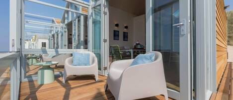 House | Balcony