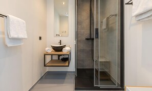 Apartment | Bathroom