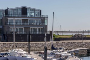 Apartment | Exterior - Apartment Sint Annaland With Marina Views (Sint-Annaland)