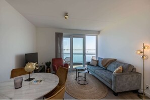Apartment | Living room - Apartment Sint Annaland With Marina Views (Sint-Annaland)