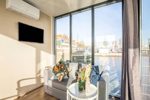 Mobile Home | Living room