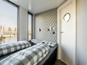 2 bedrooms, individually furnished, bed sheets