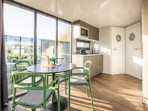 Mobile Home | Dining