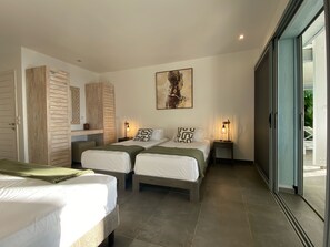4 bedrooms, in-room safe, desk, iron/ironing board - Coco Cannelle Prestige Villa Sea View infinity pool (Above Grande Anse beach) (DESHAIES)