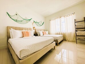 Room - Sunset Haven: Beach Isle House FL Keys MIA Marina (Homestead)