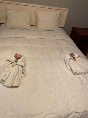 Habitación estándar, 1 habitación | Ropa de cama de alta calidad y caja de seguridad en la habitación