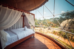Basic Quadruple Room | In-room safe, free WiFi, bed sheets - Alaya Yoga & Surf & Retreat (Canas)