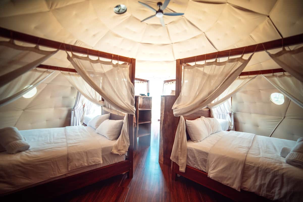 In-room safe, WiFi (free), bed sheets