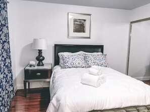 4 bedrooms, desk, iron/ironing board, free WiFi