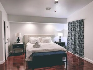 4 bedrooms, desk, iron/ironing board, free WiFi