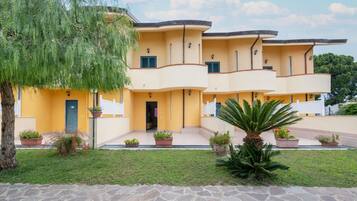 Villa | Exterior