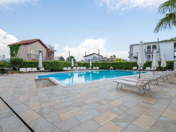 Villa | Pool | Outdoor pool - Beachside Villa in Paestum (Capaccio-Paestum)