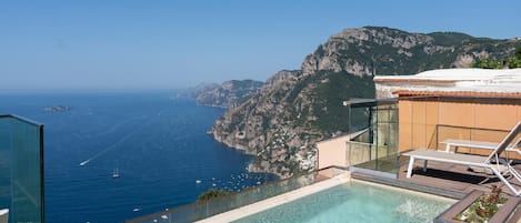 Apartment | Pool | Indoor pool, outdoor pool