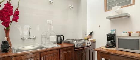 Luxury Double or Twin Room, 1 King Bed with Sofa bed, City View | Private kitchen