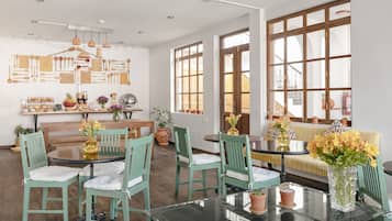 Petit déjeuner buffet compris tous les jours