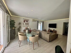 TV connectée, cheminée