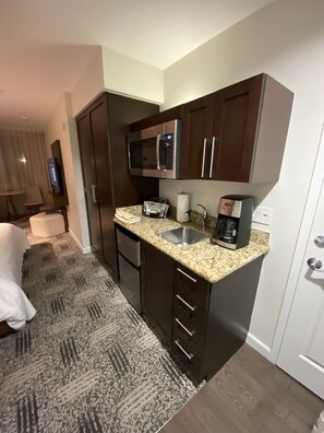 Private kitchen - Coachella 2026! 1st Weekend Marriott Shadow Ridge Studio (Palm Desert)