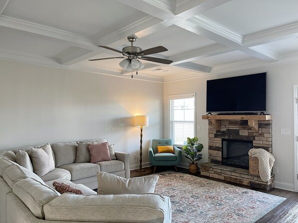 TV, fireplace - Masters Rental, New home (North Augusta)