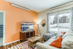 TV - Brilliant Holliday Park 2-Bedroom (Cheyenne)