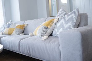 Smart TV - Urban Oasis|1min to Whyte Ave|5mins to UofA (Edmonton)