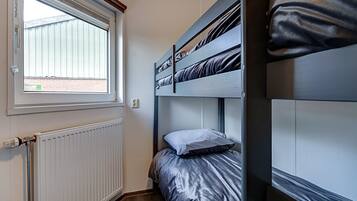 Chalet | 3 bedrooms, individually furnished, bed sheets