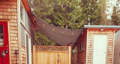 Frolander Bay Resort - Tiny Cottages