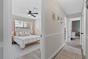 4 Schlafzimmer, Schreibtisch, Bügeleisen/Bügelbrett, Reisekinderbett