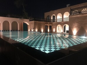 Outdoor pool - The Earth Amritsar, Trademark Collection by Wyndham (Amritsar)