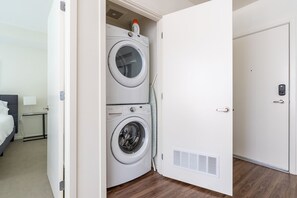 Living area - Sophari  Mercer Island Apartments (Mercer Island)