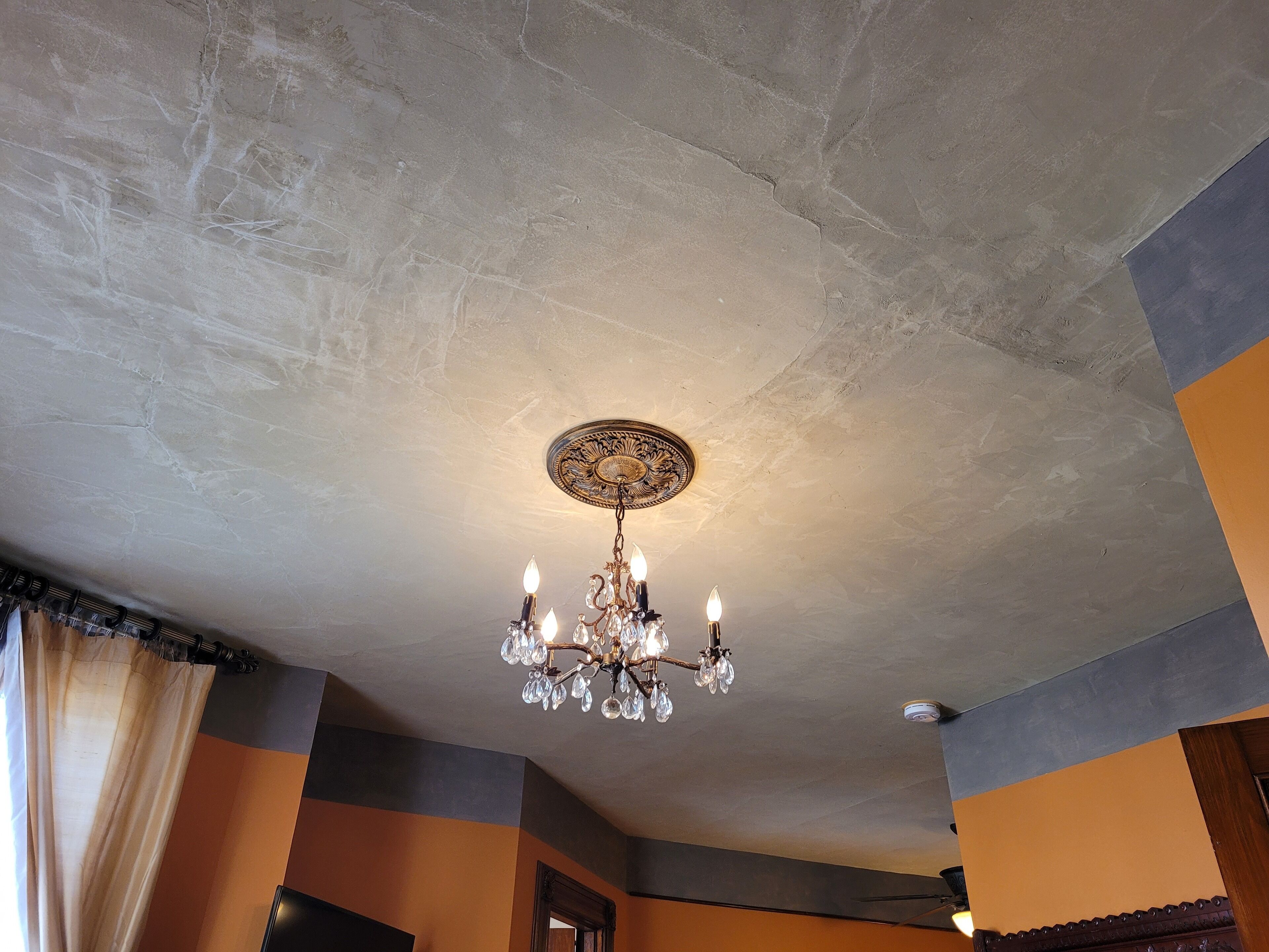 Robin Room | Premium bedding, pillowtop beds, individually decorated