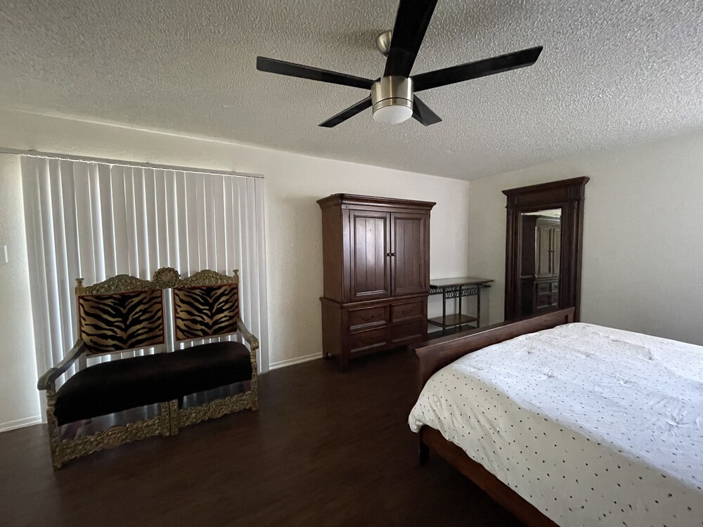 Charming 3 barroom first floor apartment 5 beds 2 baths 3 bedrooms