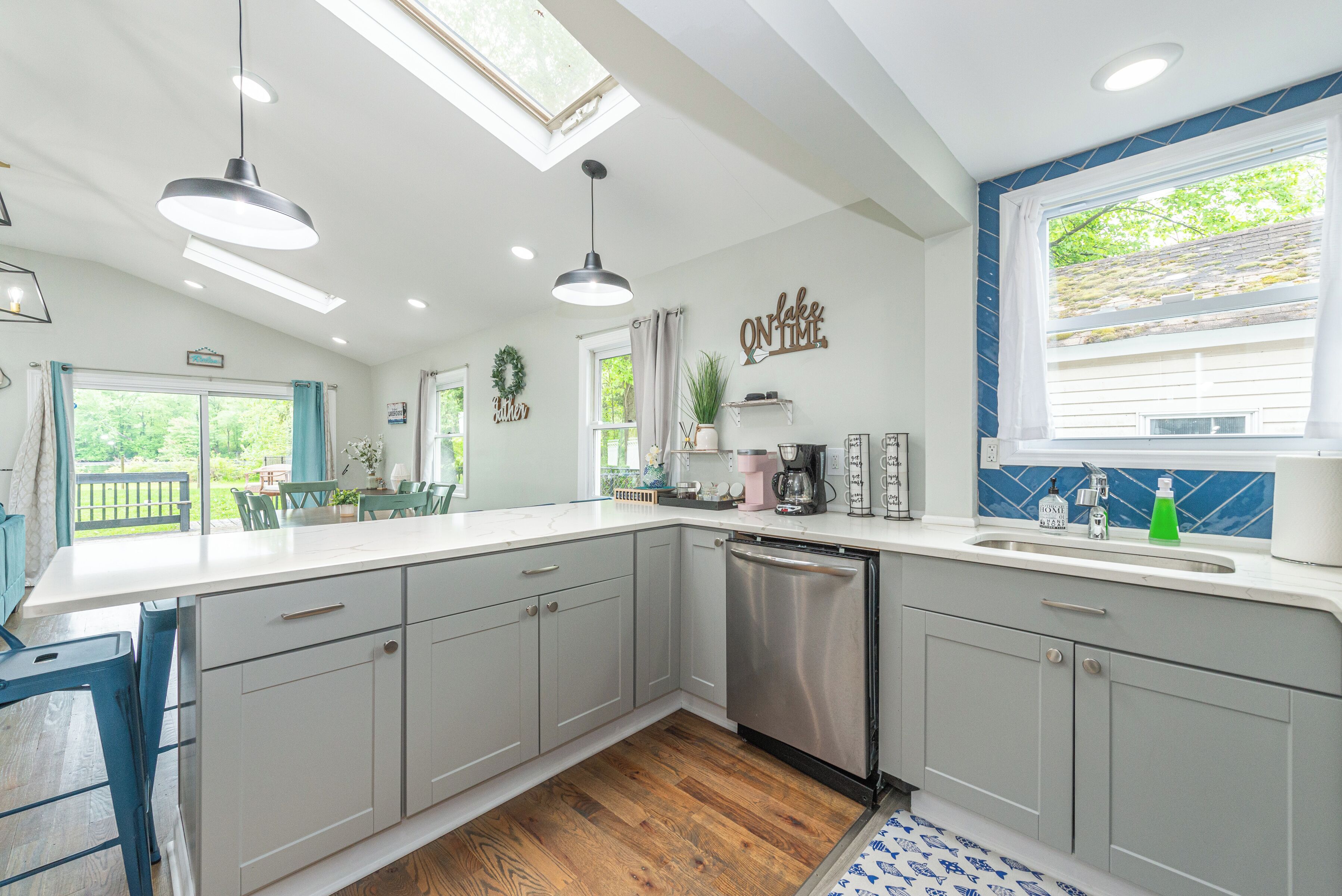 雪櫃、微波爐、焗爐、爐具