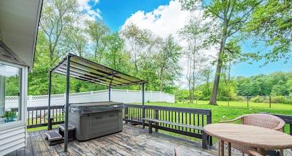 Private Waterfront Home Nestled In A Quiet Section Of Lake Hopatcong